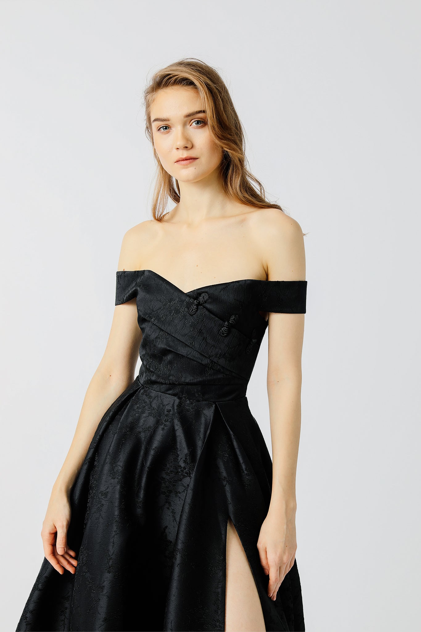Lucinda Gown - Black #Sau Lee