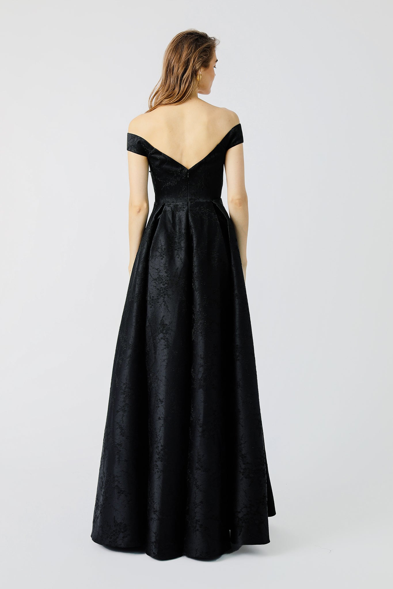 Lucinda Gown - Black #Sau Lee