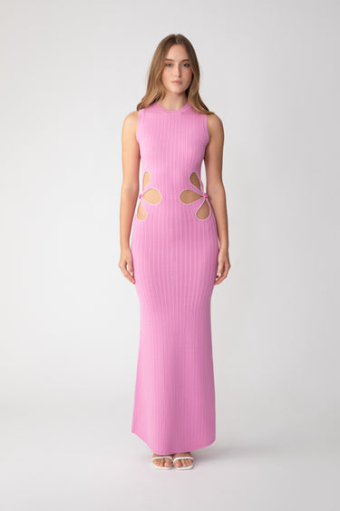 pink dress bump friendly POV: Youre picking the perfect pink dress for your baby shower Which dress are you picking?! Shop these gorgeous bump friendly styles on shopbellaandbloom.com!