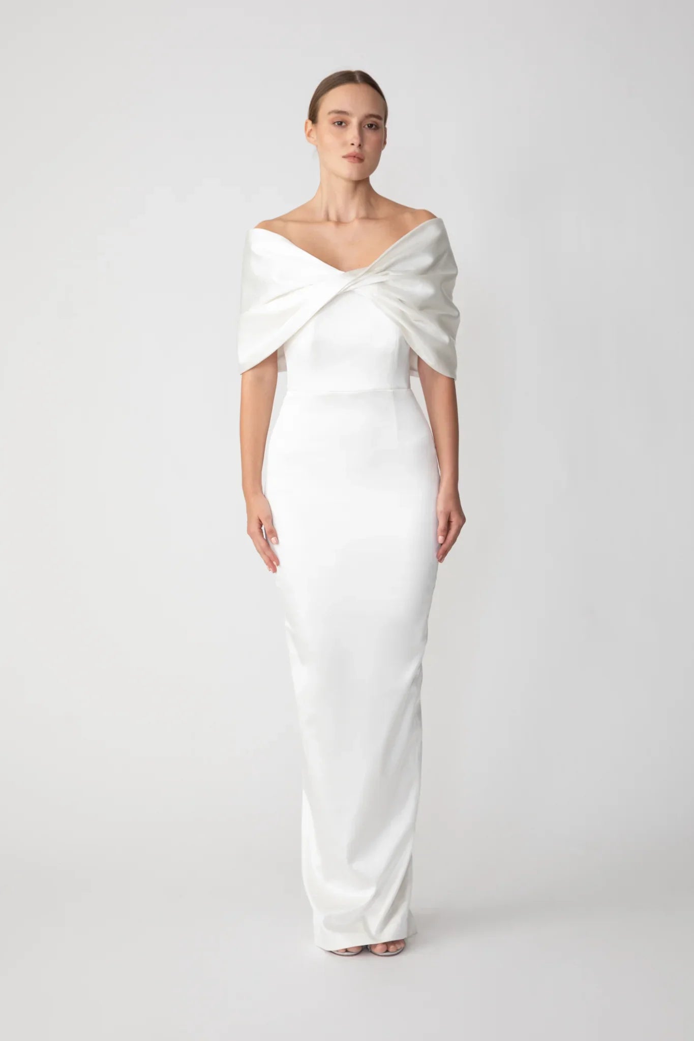 Paloma Satin Gown Robes de mariée The Wedding Explorer